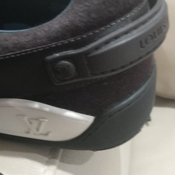 Louis Vuitton Men's Elliptic Damier sneaker - Picture 12 of 12